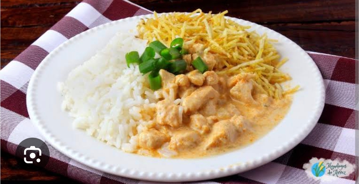 Strogonoff de frango 